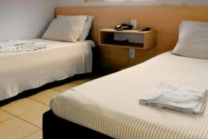 Room 4 of 5
