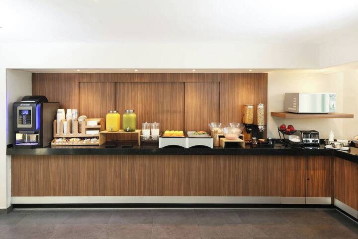 Breakfast/Coffee Service 34 of 57