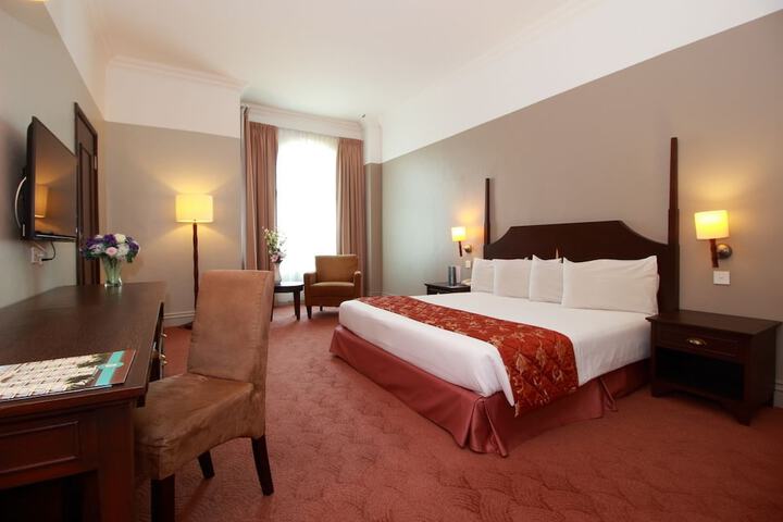 Room 14 of 65