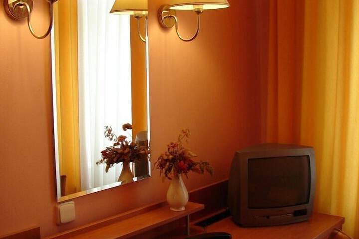 Room 10 of 35