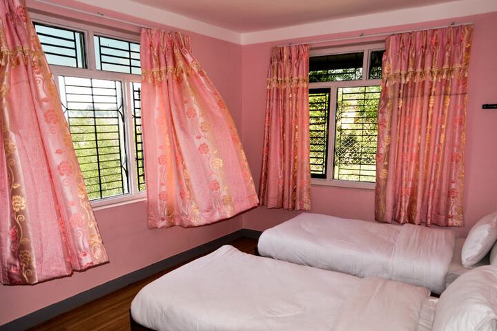 Room 3 of 46