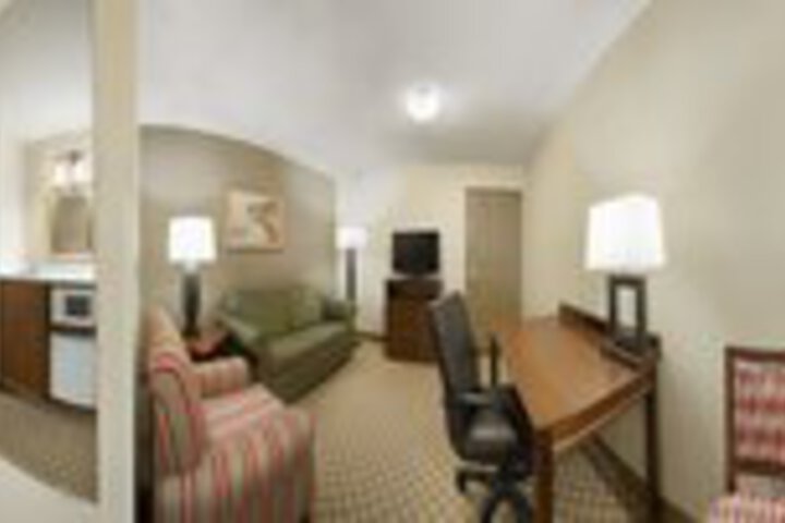 Room 33 of 68