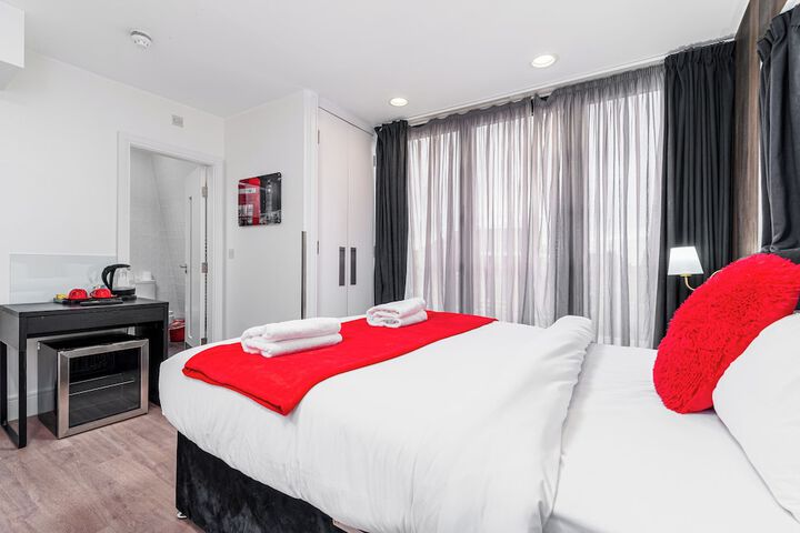 Room 43 of 76