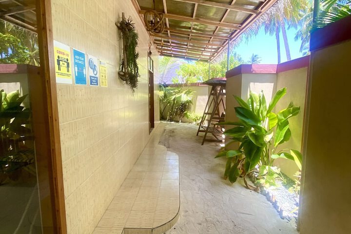 Room 10 of 38