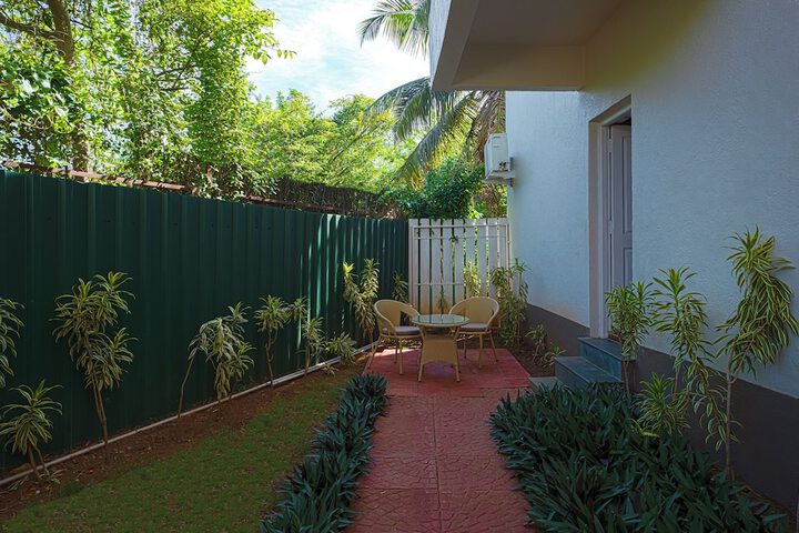 Hotel Exterior 43 of 48
