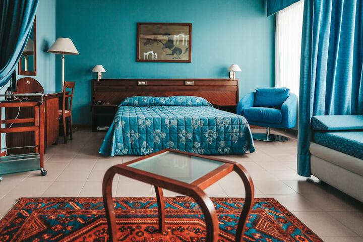 Room 25 of 53