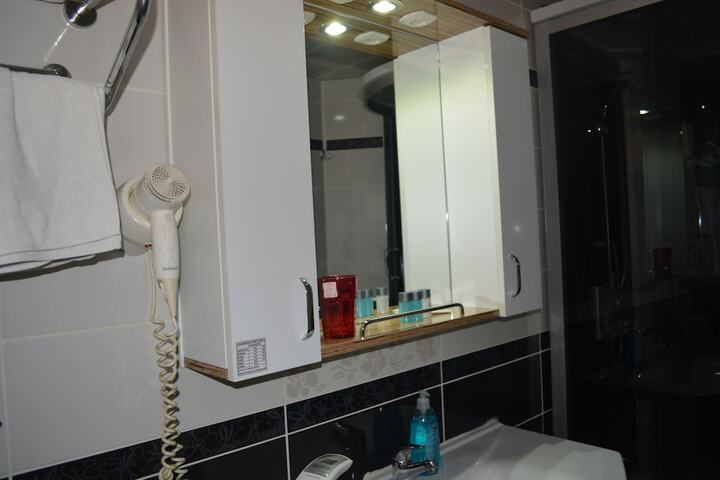 Room 9 of 26
