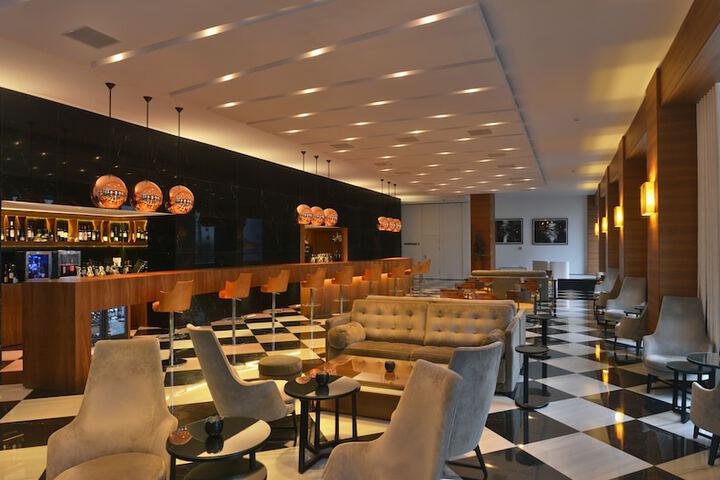 Entrance & Lobby
