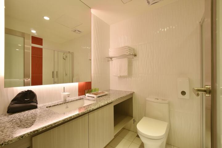 Room 32 of 45