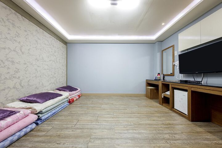 Room 21 of 52