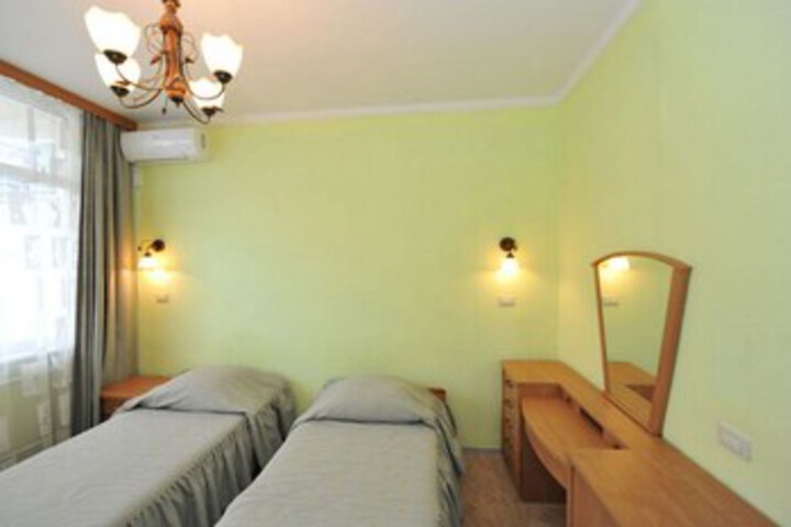 Room 37 of 61