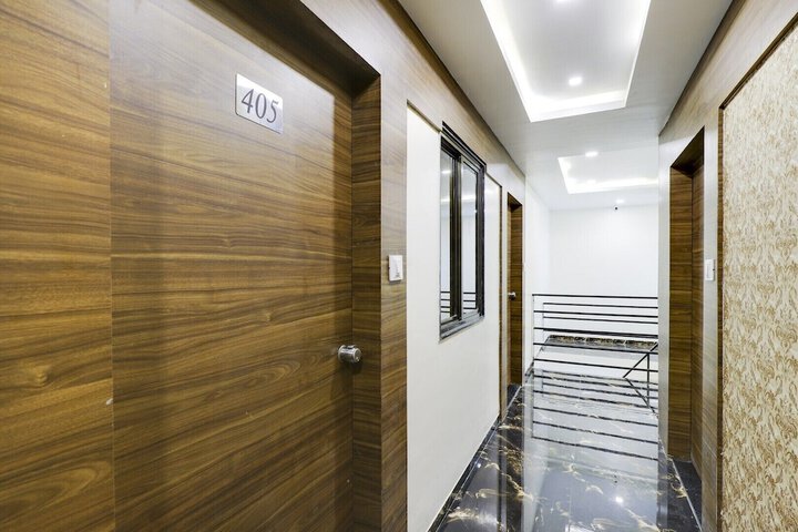 Ballroom/Hall 30 of 35