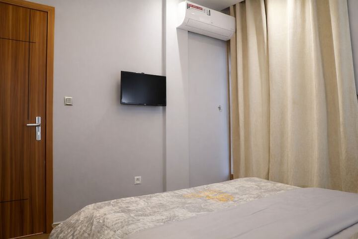 Room 44 of 170