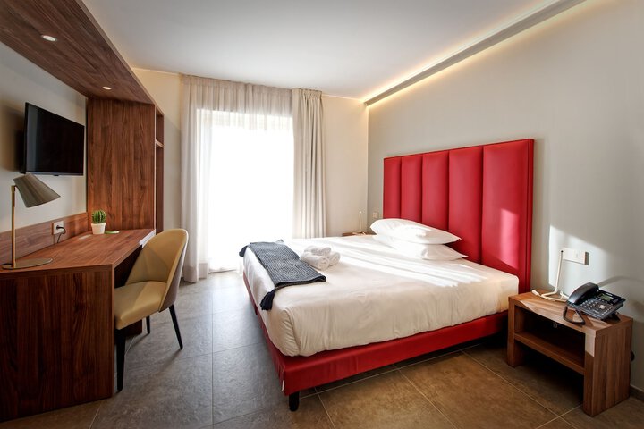 Room 10 of 31