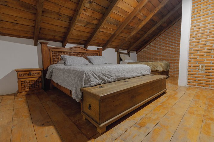 Room 4 of 193