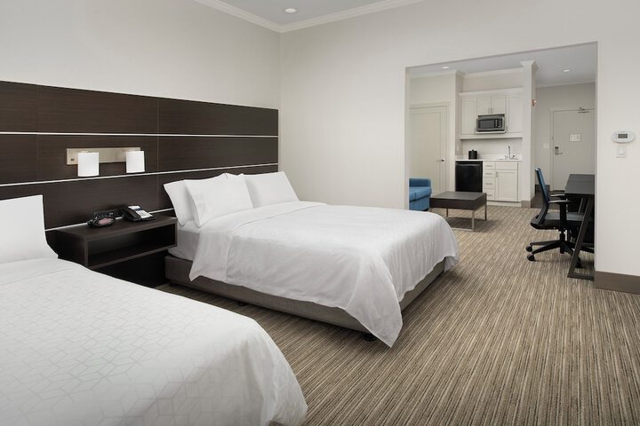 Room 15 of 40