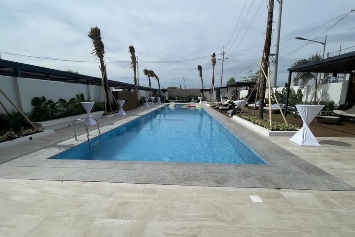 Pool 42 of 64