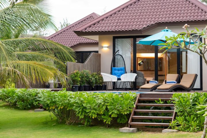 Hotel Exterior 62 of 63