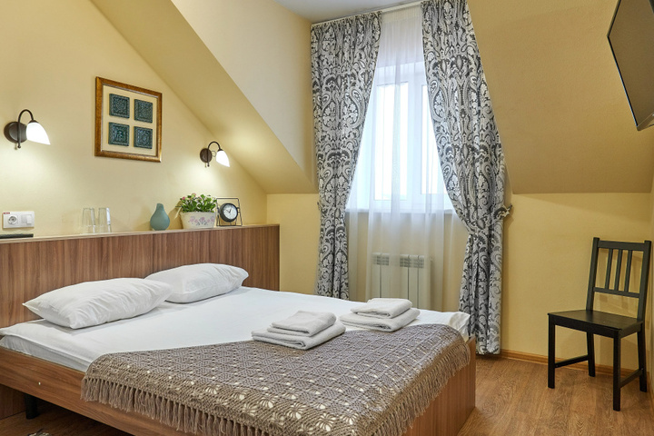 Room 6 of 30