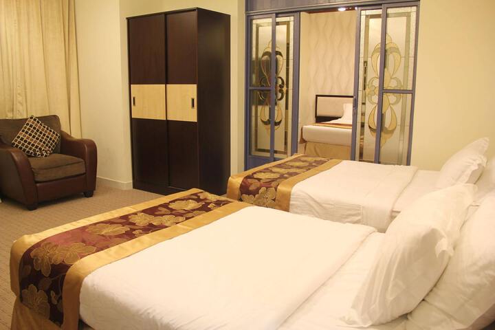 PENINSULA HOTEL