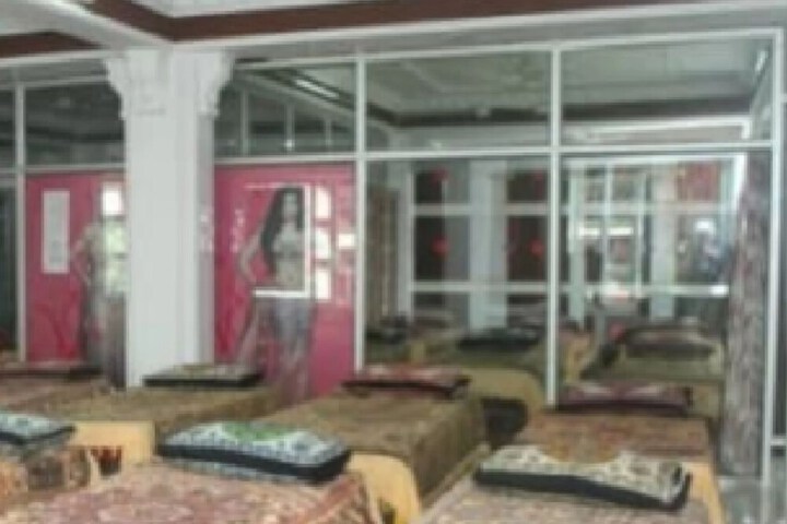 Room 4 of 6