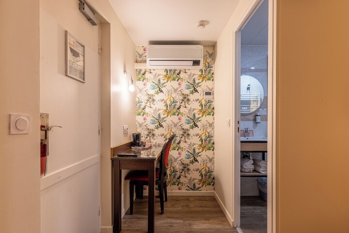 Room 29 of 53