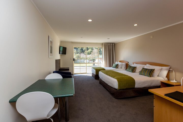 Room 4 of 35