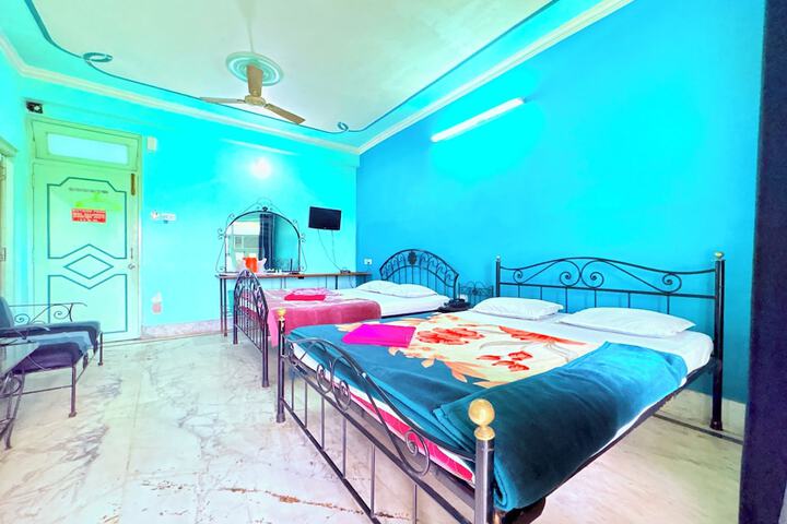Room 12 of 84