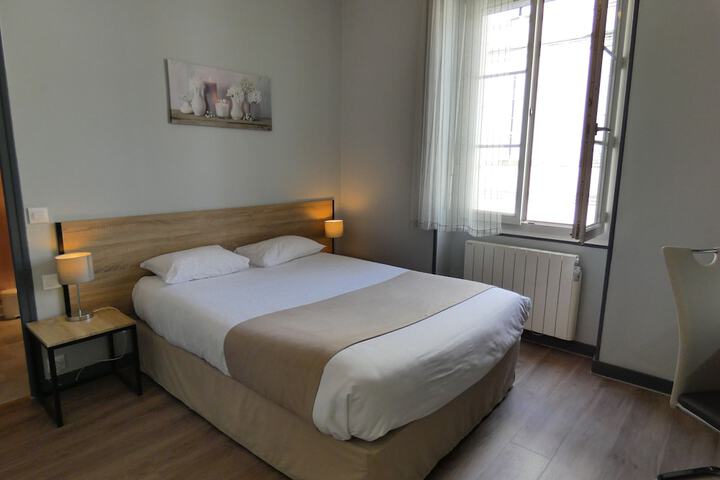 Room 16 of 50