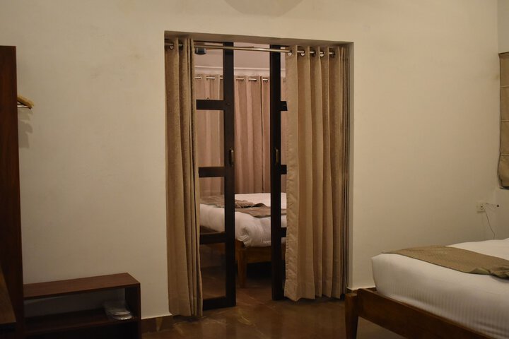Room 10 of 96