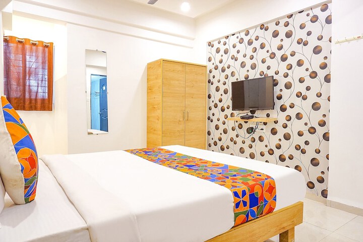 Room 6 of 26
