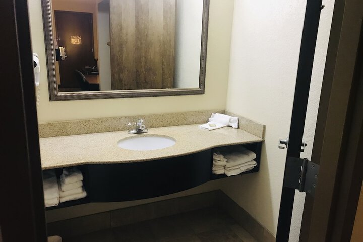 Bathroom sink