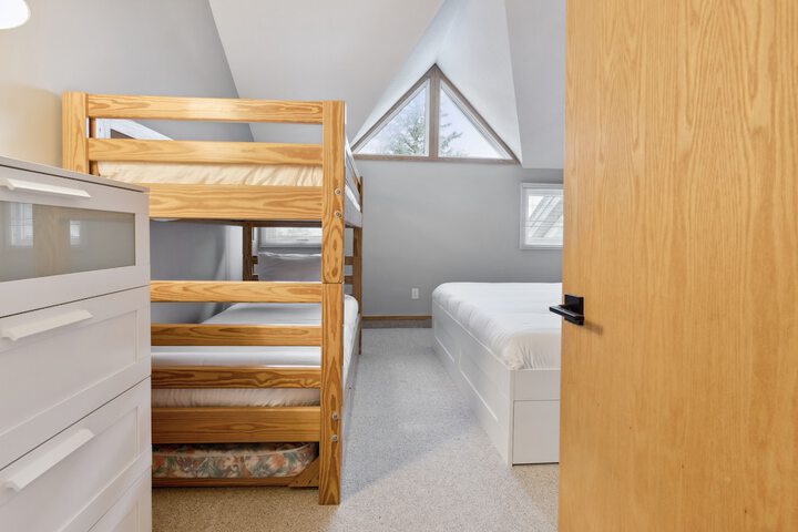 Room 104 of 402