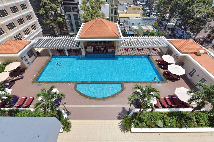 Hotel with Pool