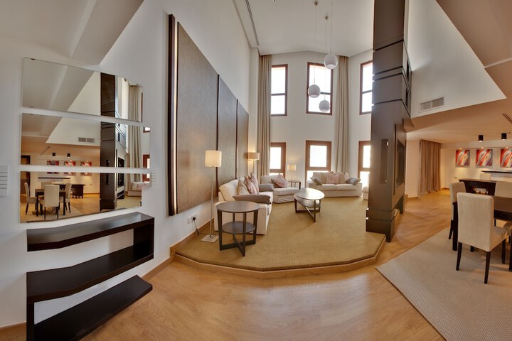 Room 12 of 22