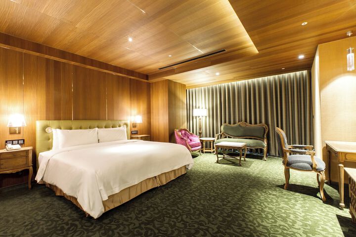 Room 28 of 80