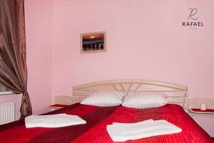 Room 12 of 19