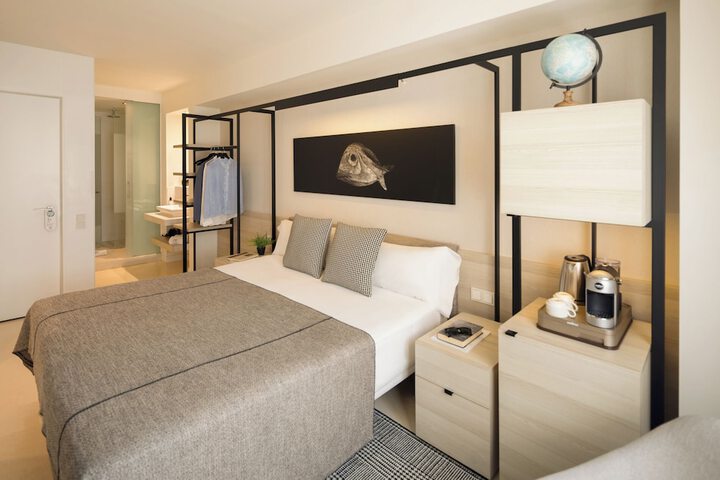 Room 15 of 41