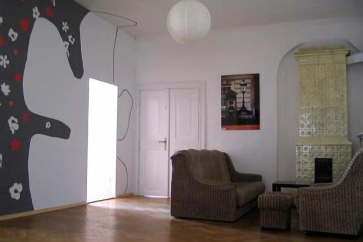 Room 6 of 37
