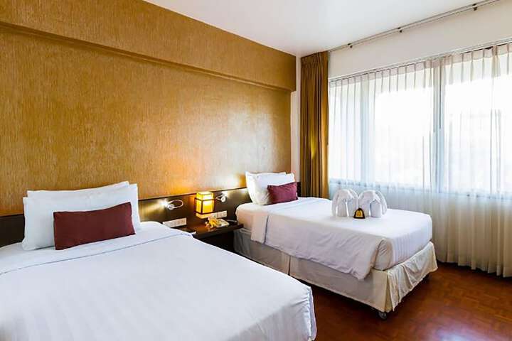 Room 15 of 33