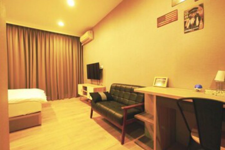 Room 7 of 32