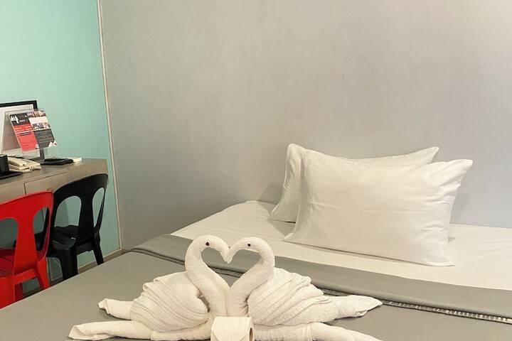 Room 12 of 15