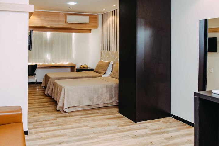 Room 8 of 86