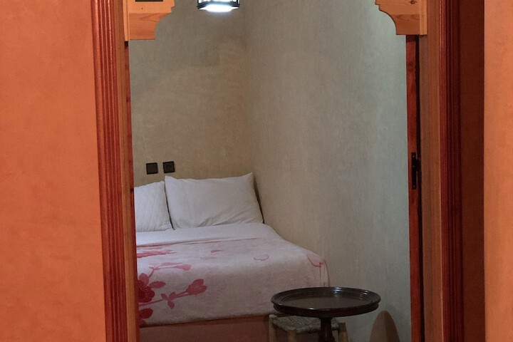 Room 17 of 38