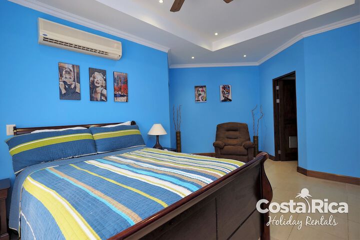 Room 26 of 138