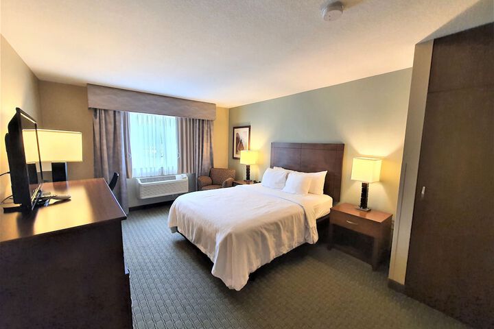 Standard Queen Bed Accessible (1 of 25)