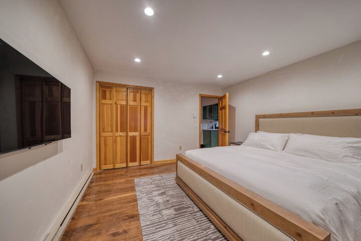 Family Suite 4 Bedrooms Fireplace Mountain View (1 of 5)