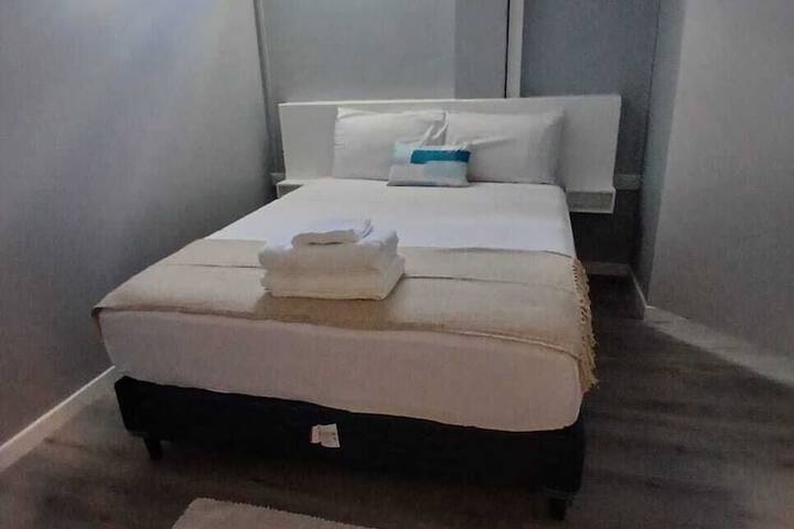 Room 4 of 12