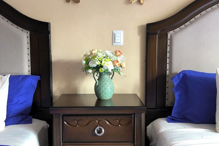 Room 27 of 170