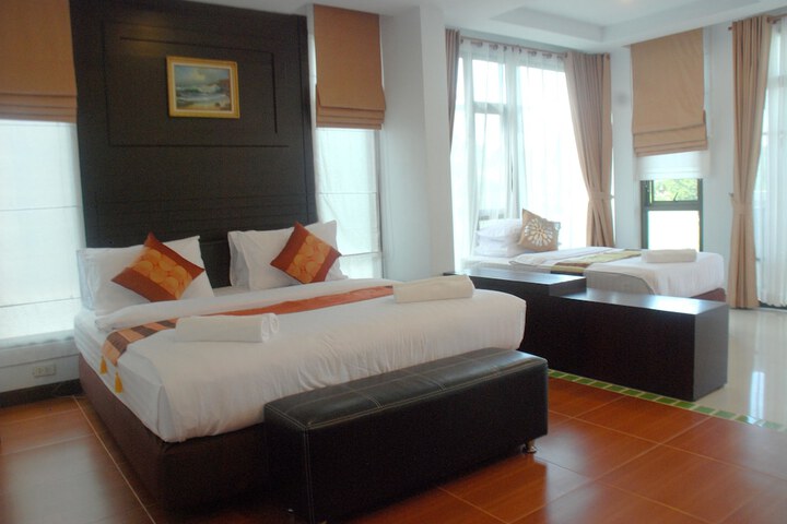 Room 3 of 34
